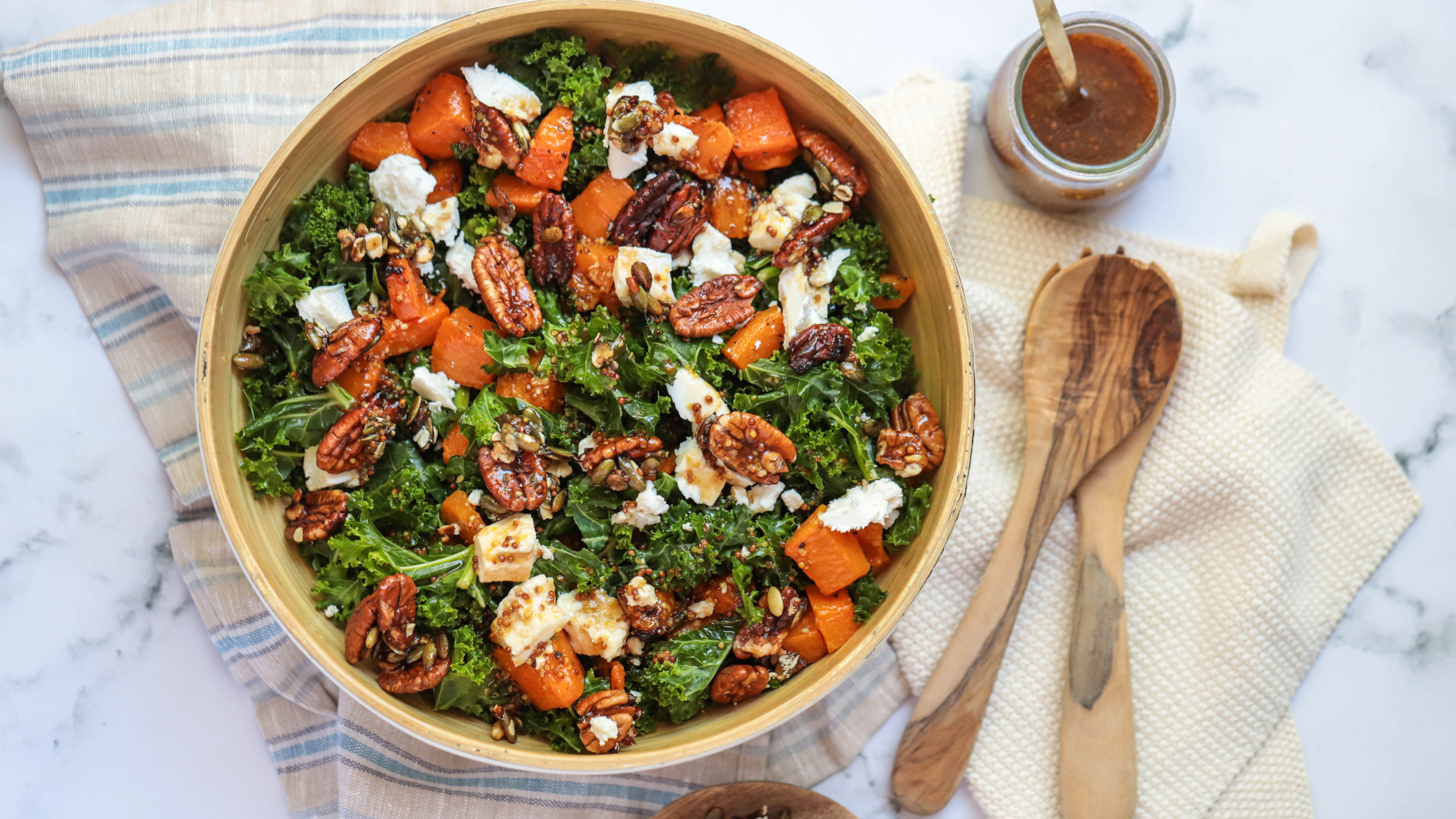 Roasted Pumpkin & Pecan Salad: A Nutritious and Flavorful Fall Dish